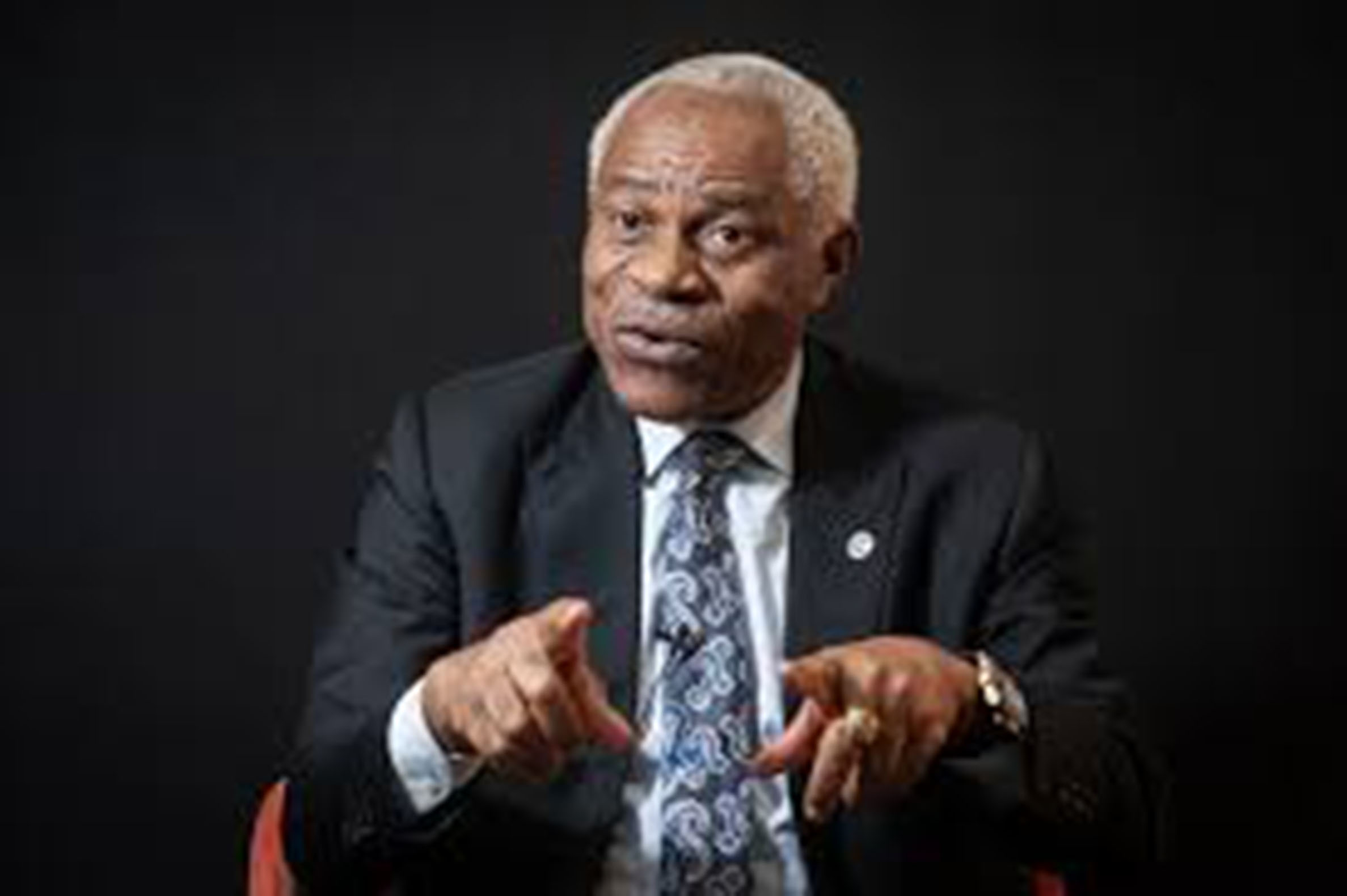 Baltasar Engonga Edjo'o pr?sident de la Commission de la Cemac