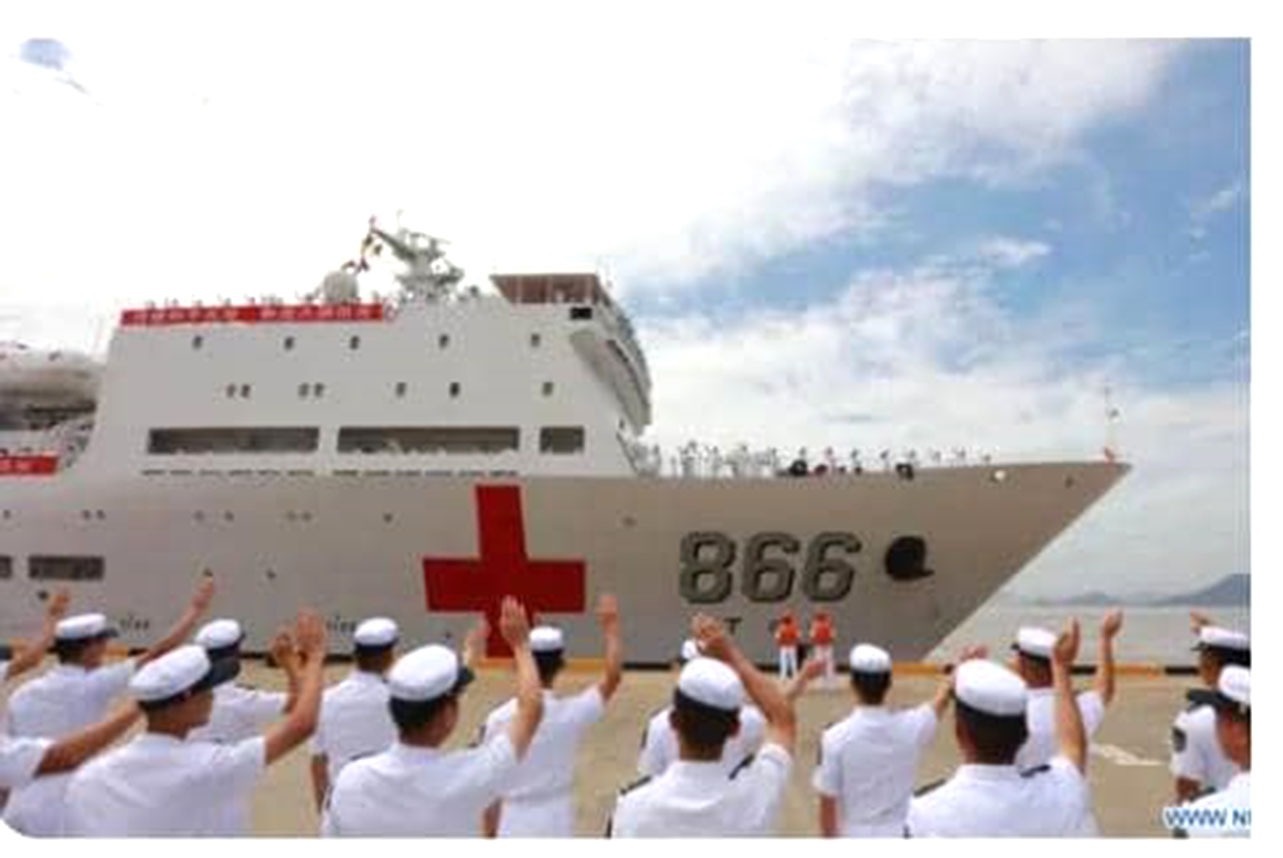 Le bateau-h?pital chinois dans toute sa majest?