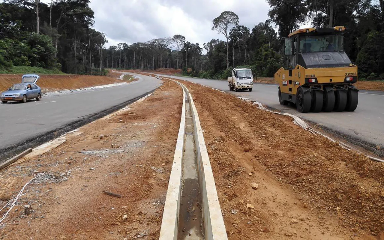 Phase 2 de l?autoroute Yaound?-Douala : le chantier dans la nostalgie de l?avenir