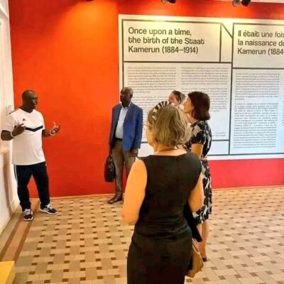 Moments d?expositions au Mus?e national de Yaound?