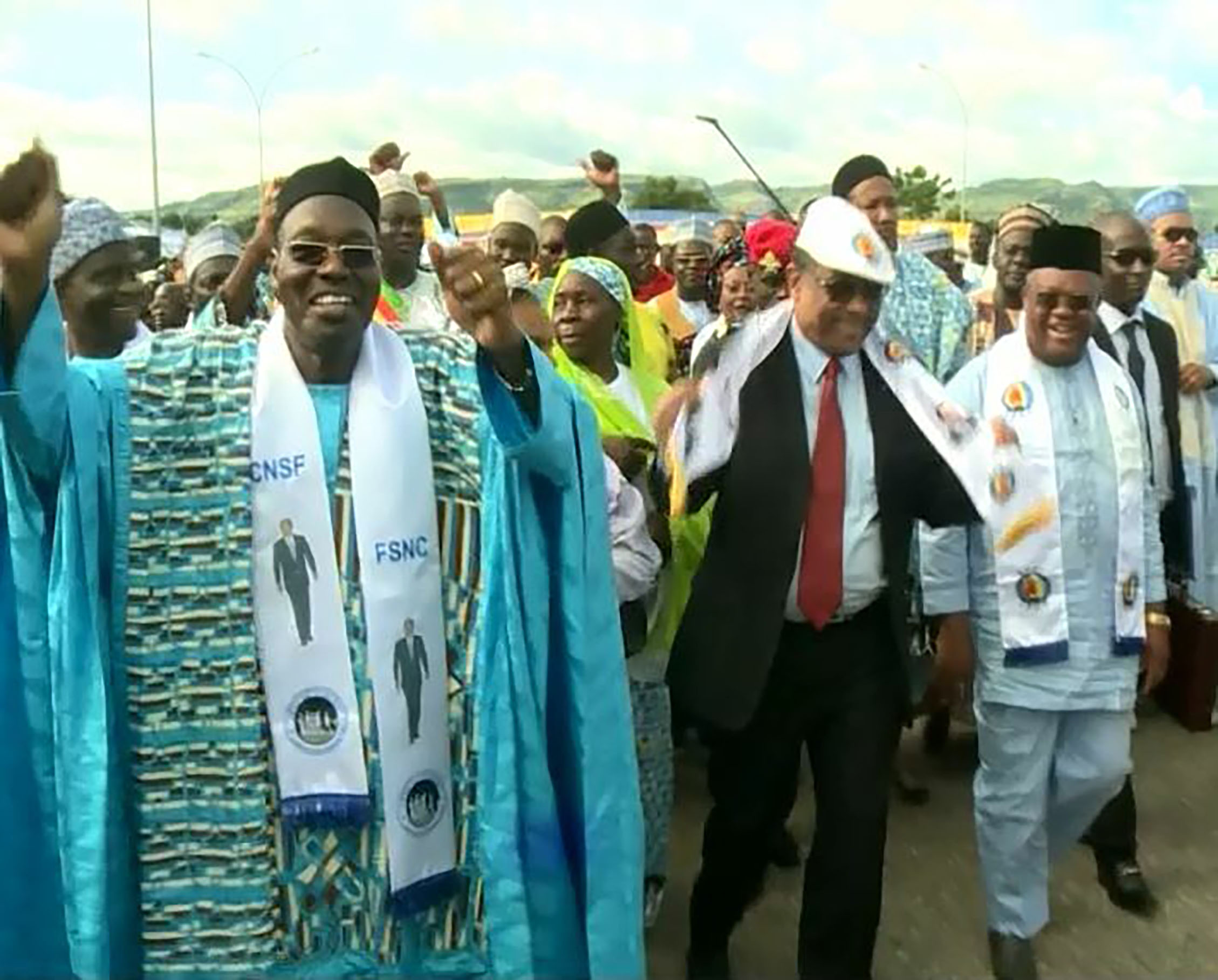 Issa Tchiroma Bakary (? l'extr?me-gauche) du temps de son idylle avec le RDPC