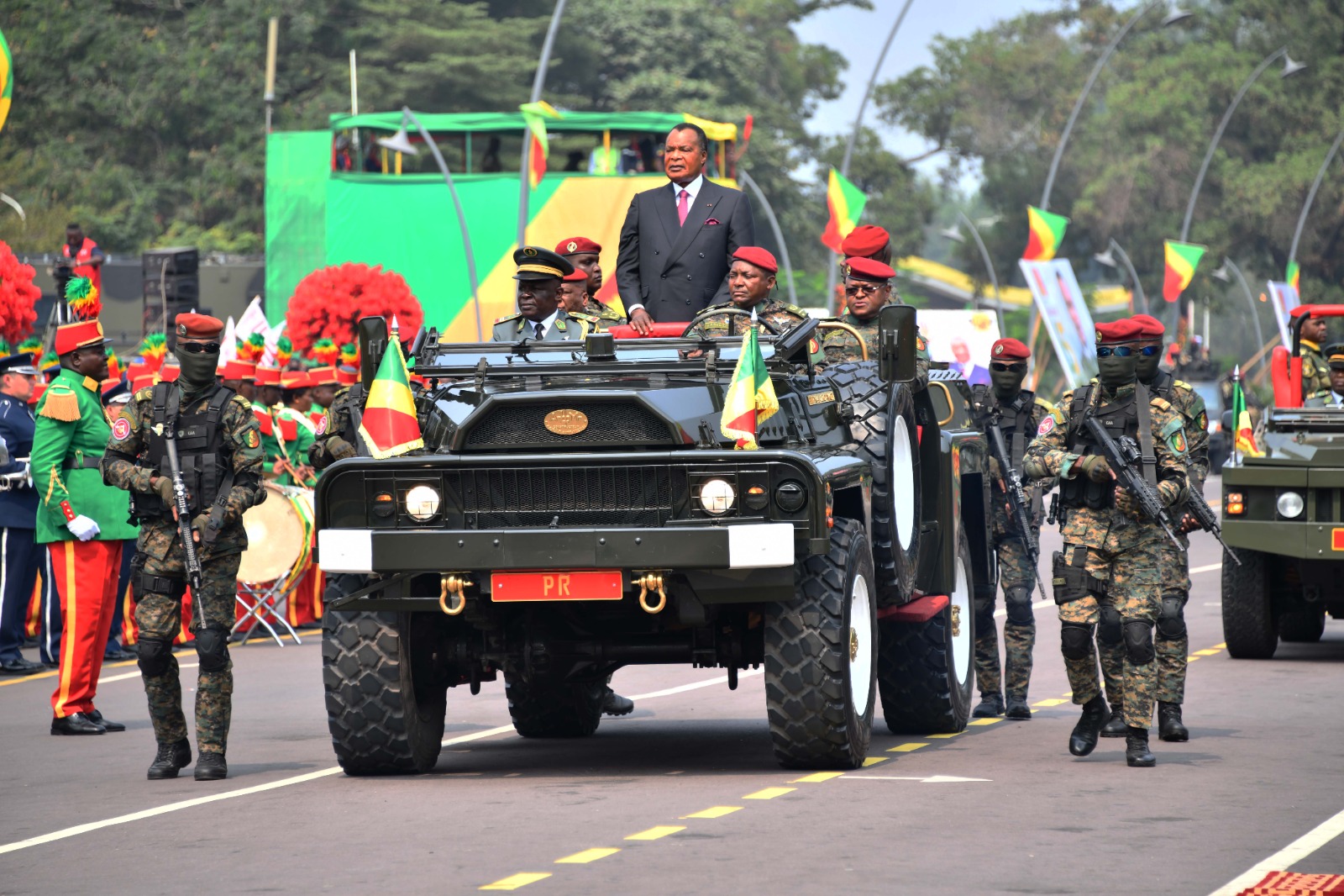 Congo : un d?fil? militaire et civil marque le 65e anniversaire de l&rsquo;ind?pendance