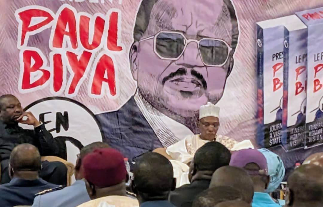 Yaound? : le Ministre de la Sant? Publique d?dicace Paul Biya en BD, un itin?raire en images d?un homme d??tat visionnaire