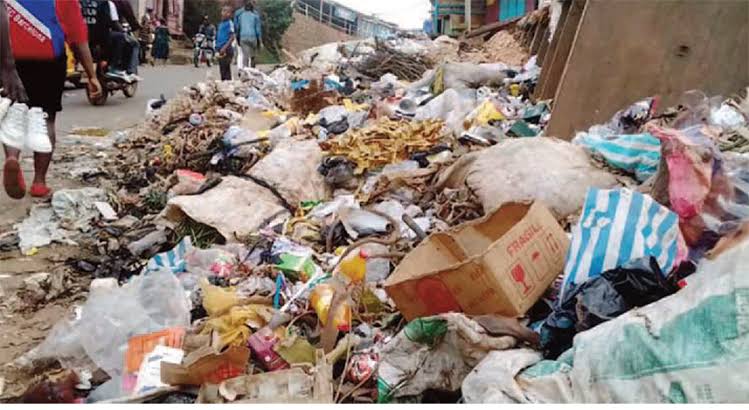 Yaoundé : les ordures font tas, l’État fait face