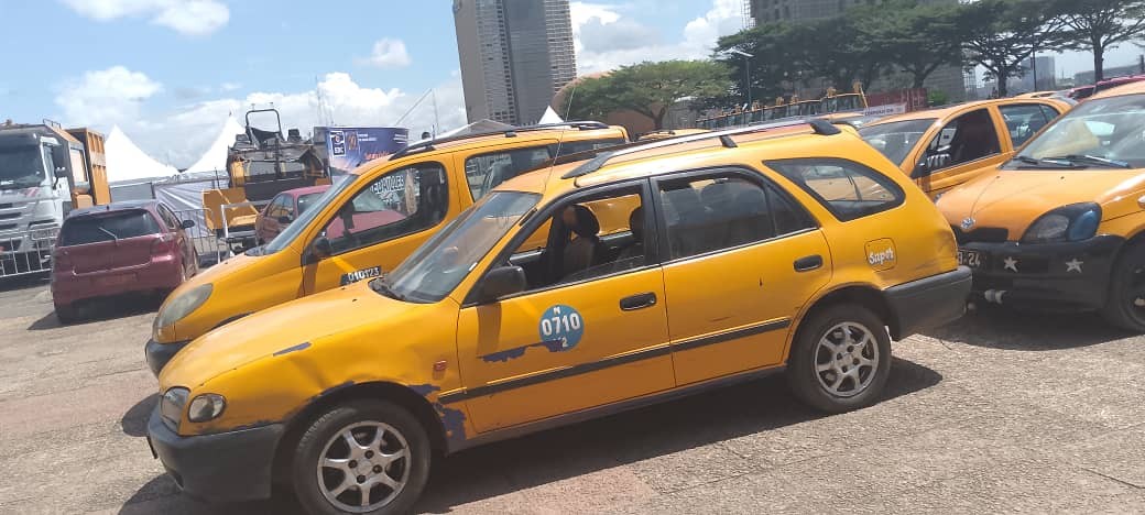 Identification des taxis jaunes à l'hôtel de Ville de Yaoundé
